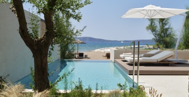 5* W Costa Navarino