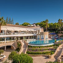 Clubhouse Infinity Pool - Vila Vita Parc Resort & Spa