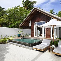 Sunset Beach Villa mit Pool - Sirru Fen Fushi